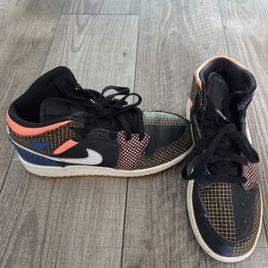 Authentic Nike Air Jordans Kids' High-Top Sneakers 5.5Y (womens 7)